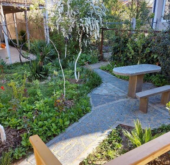 منزل غرفة نوم واحدة, Old City