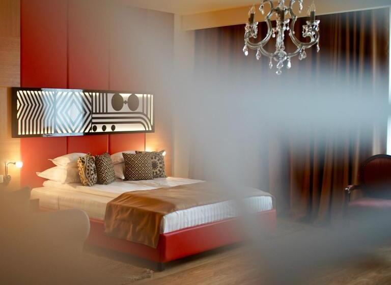 غرفة سوبيريور, Astoria