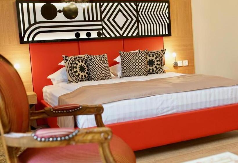 غرفة سوبيريور, Astoria