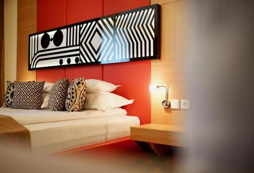 شقة غرفتين, Astoria