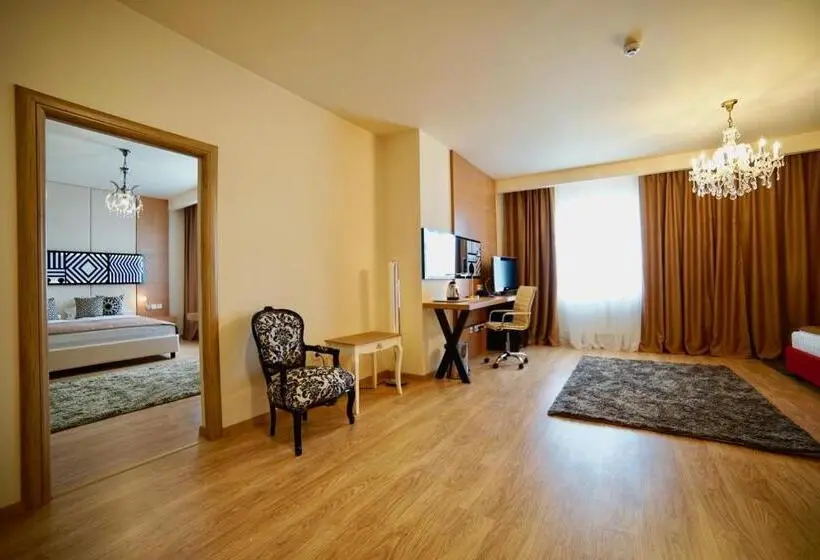 آپارتمان 2 خوابه, Astoria