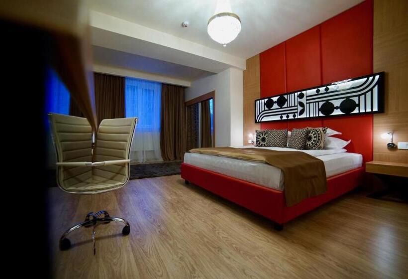 غرفة قياسية, Astoria