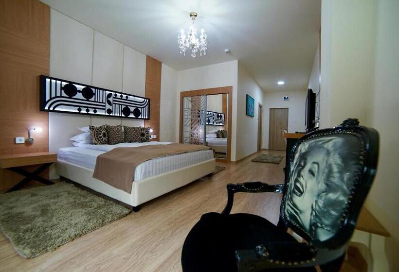 اتاق استاندارد یک نفره, Astoria