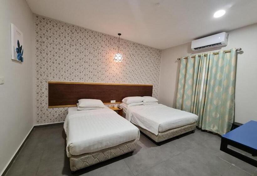 غرفة ديلوكس ثلاثية, Bestari