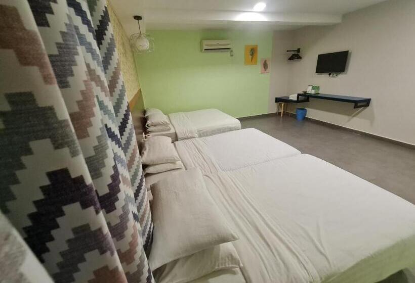 Quarto Familiar, Bestari