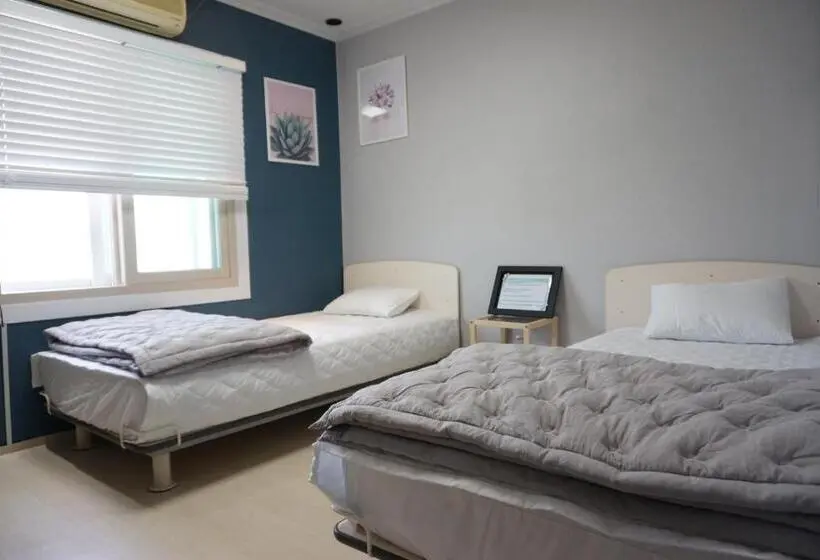 اتاق استاندارد, Airport Guesthouse