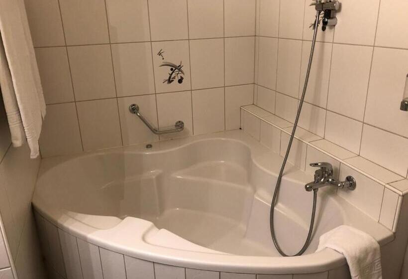 Standard Studio, Sass Apart