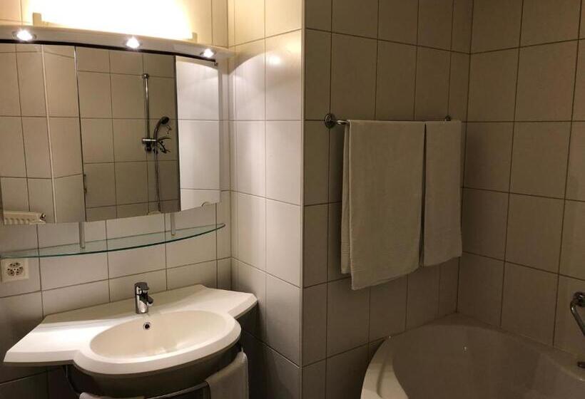 Студия Стандарт, Sass Apart
