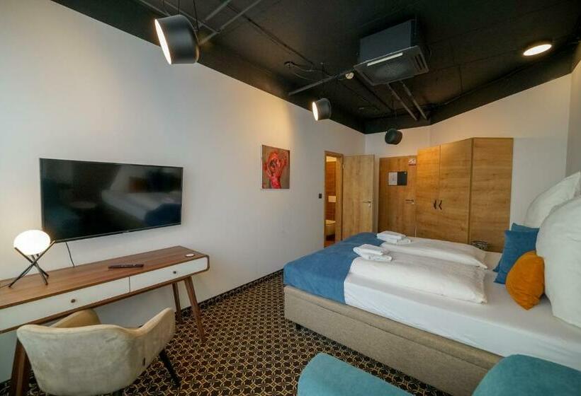 Economy Triple Room, Chors Like A Hotel   1st World Nft Block & Art Capsule Hostel Metachors