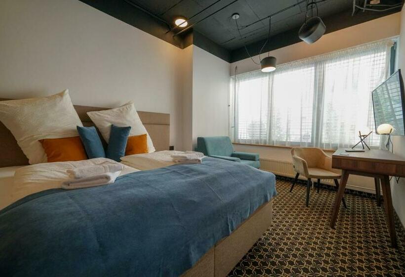 Economy Triple Room, Chors Like A Hotel   1st World Nft Block & Art Capsule Hostel Metachors