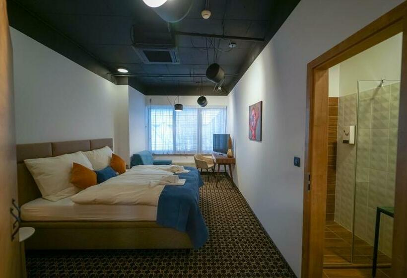 Economy Triple Room, Chors Like A Hotel   1st World Nft Block & Art Capsule Hostel Metachors