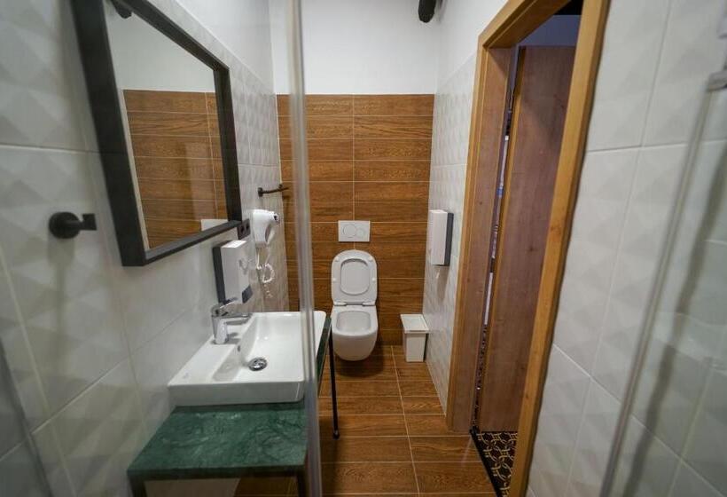 Economy Triple Room, Chors Like A Hotel   1st World Nft Block & Art Capsule Hostel Metachors
