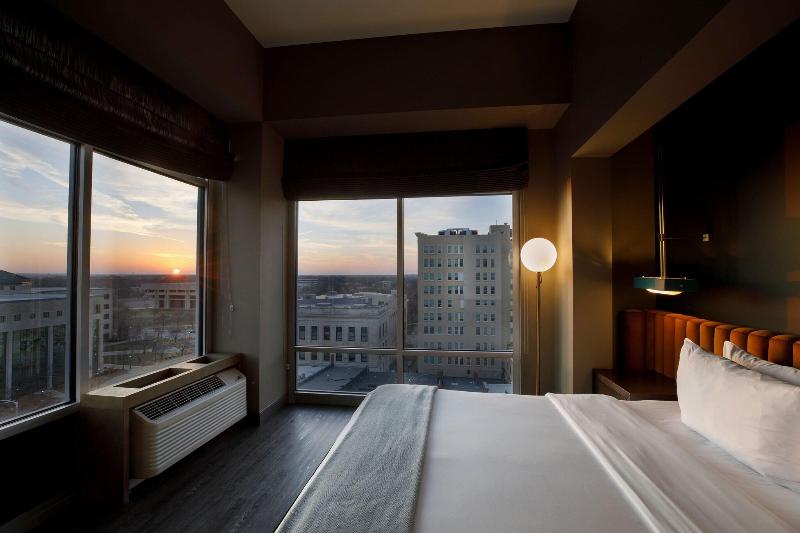 キングサイズベッドのスタンダードルーム, Cyrus Hotel, Topeka, A Tribute Portfolio