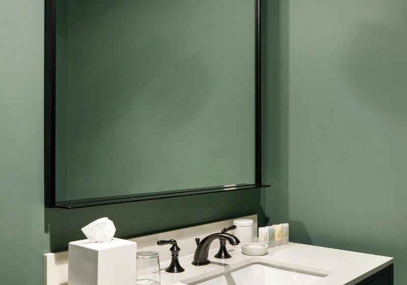 キングサイズベッドのスタンダードルーム, Cyrus Hotel, Topeka, A Tribute Portfolio