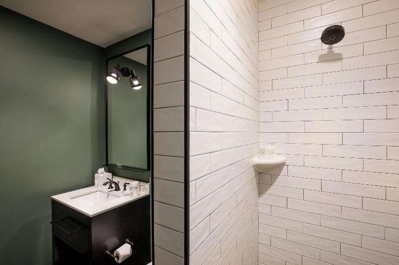 キングサイズベッドのスタンダードルーム, Cyrus Hotel, Topeka, A Tribute Portfolio