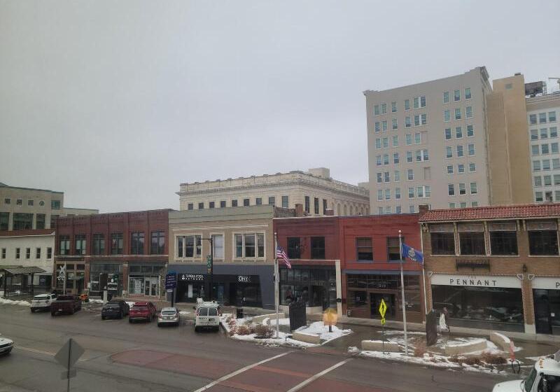 キングサイズベッドのデラックスルーム, Cyrus Hotel, Topeka, A Tribute Portfolio