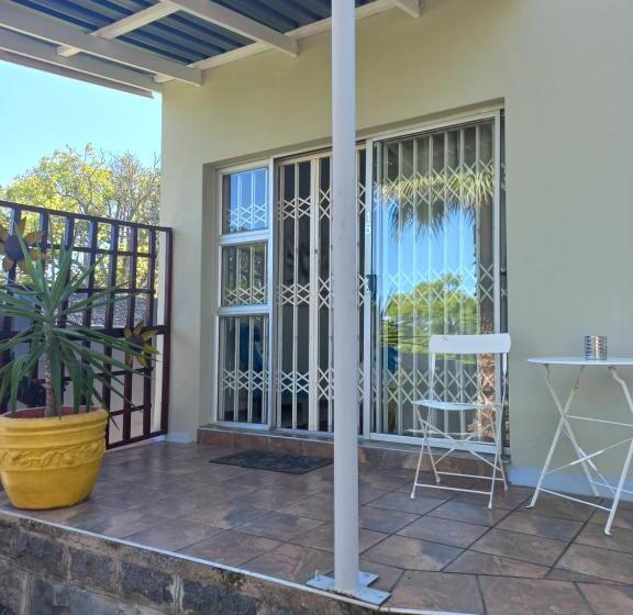 スタンダードルーム, Dreamers Guesthouse   No Loadshedding