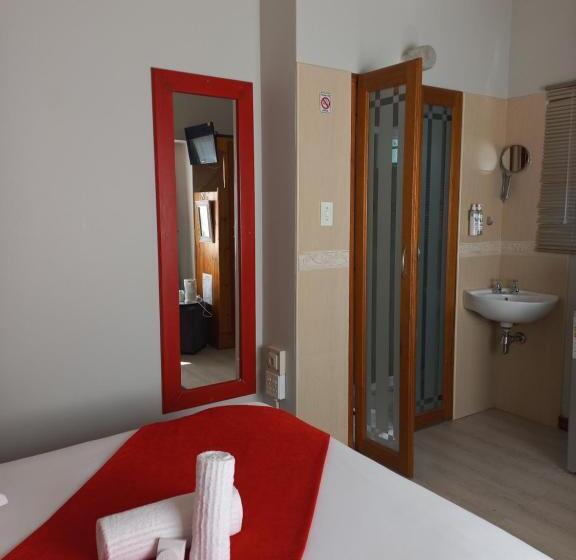 スタンダードルーム, Dreamers Guesthouse   No Loadshedding