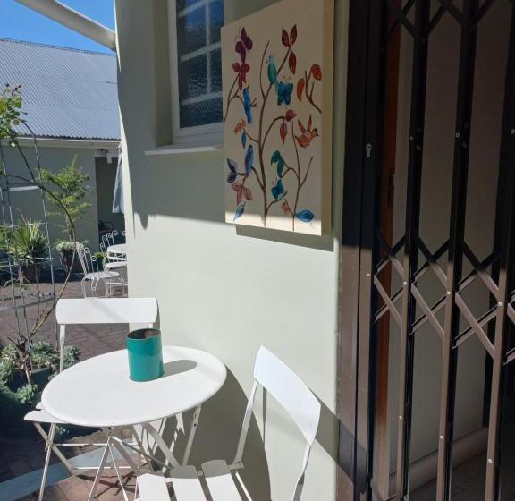 スタンダードルーム, Dreamers Guesthouse   No Loadshedding