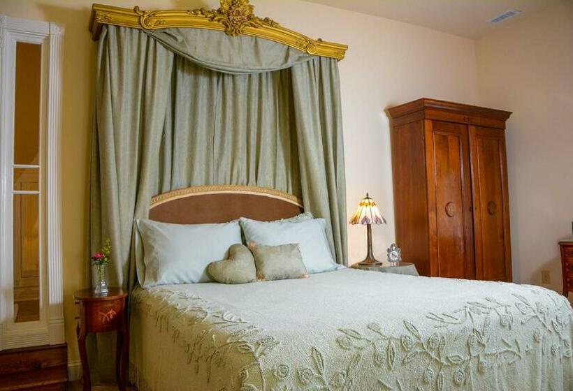 جناح ديلوكس, The Towers Bed & Breakfast