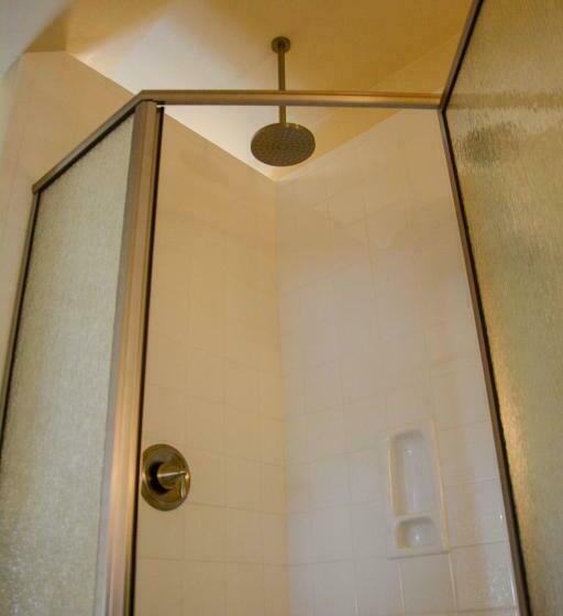 جناح ديلوكس, The Towers Bed & Breakfast