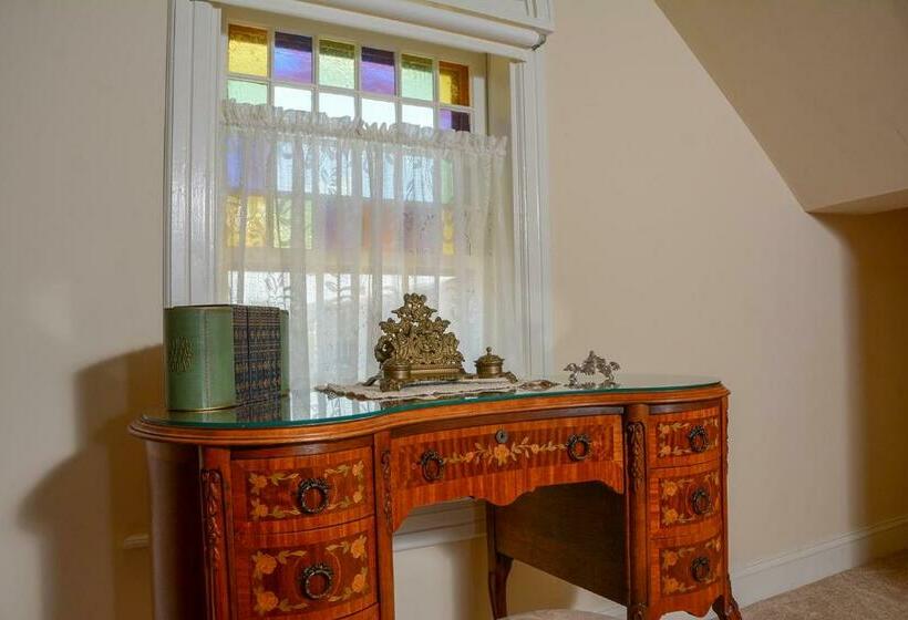 جناح ديلوكس, The Towers Bed & Breakfast