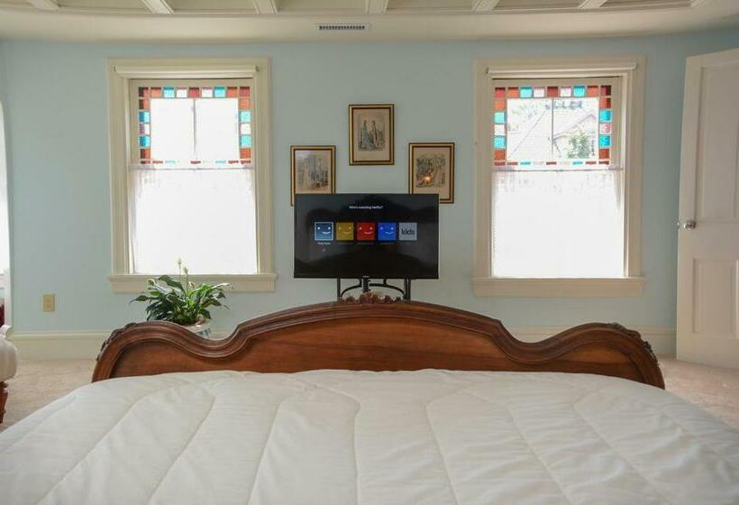 جناح ديلوكس, The Towers Bed & Breakfast