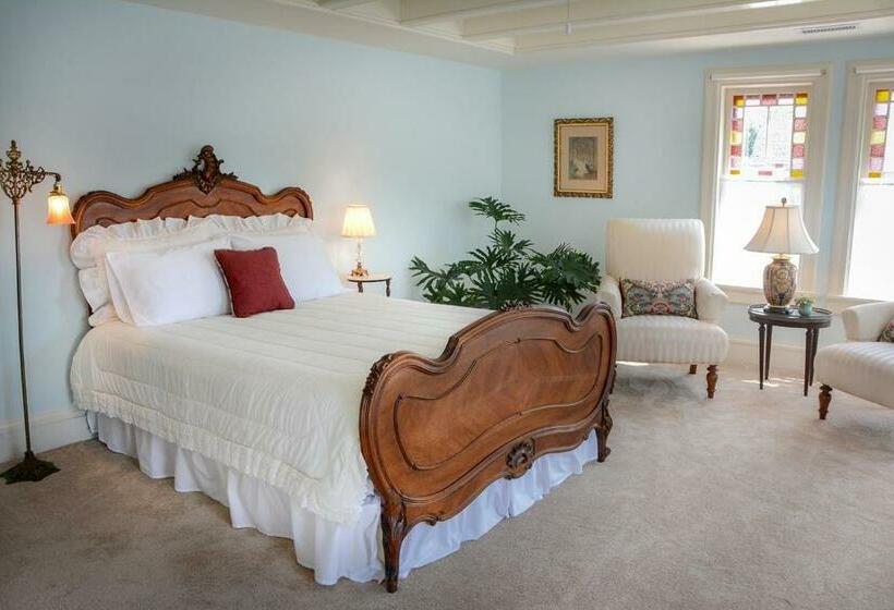 Люкс Повышенной Комфортности, The Towers Bed & Breakfast