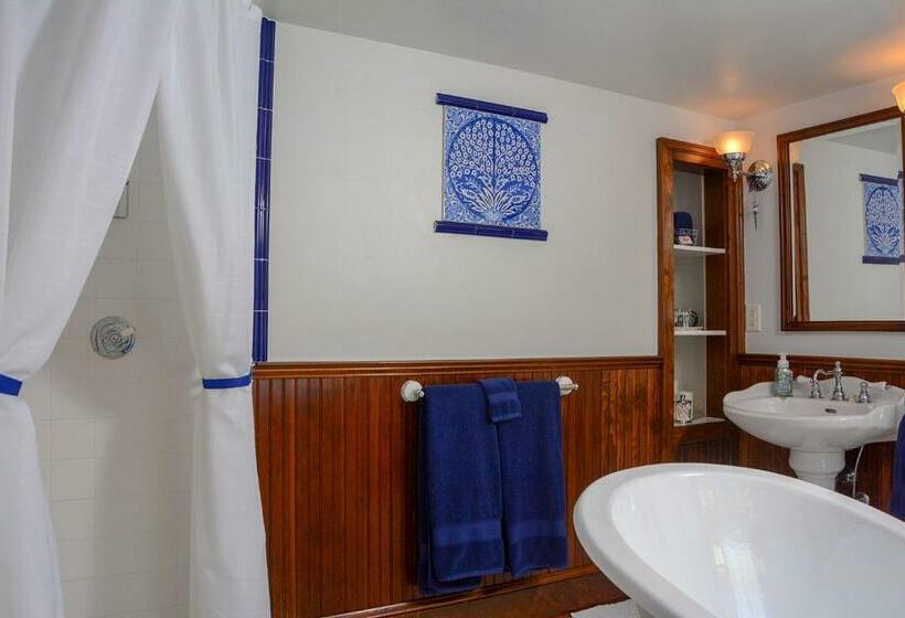 جناح ديلوكس, The Towers Bed & Breakfast