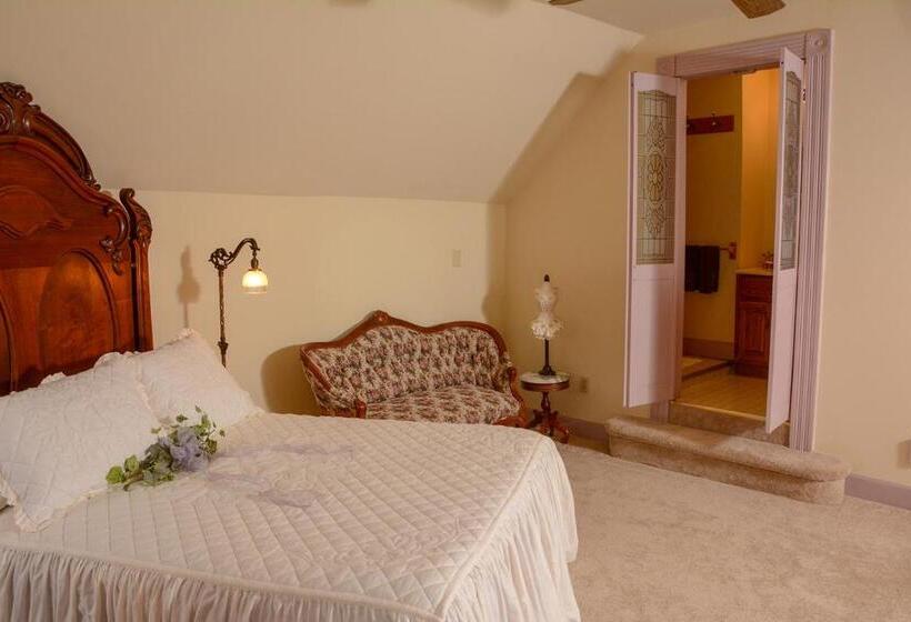 Люкс, The Towers Bed & Breakfast