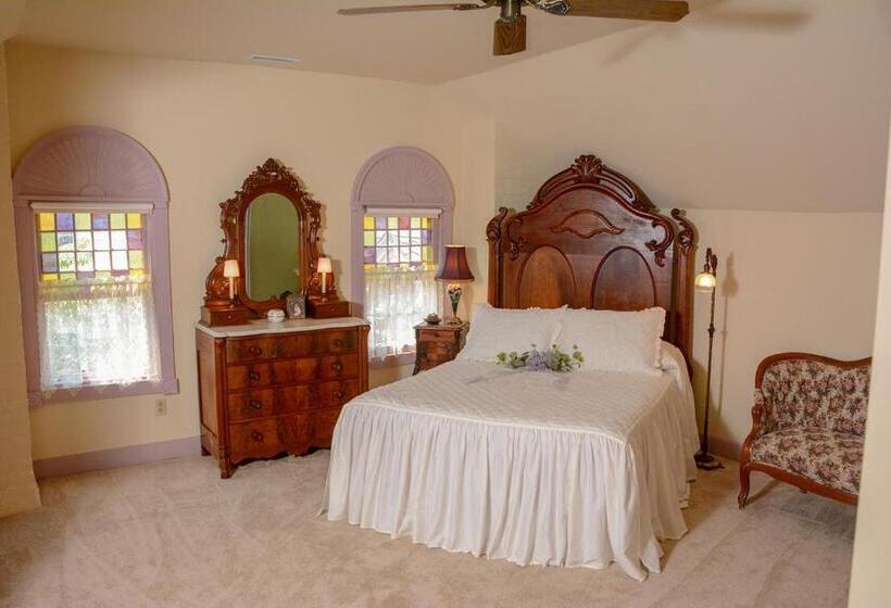 جناح, The Towers Bed & Breakfast
