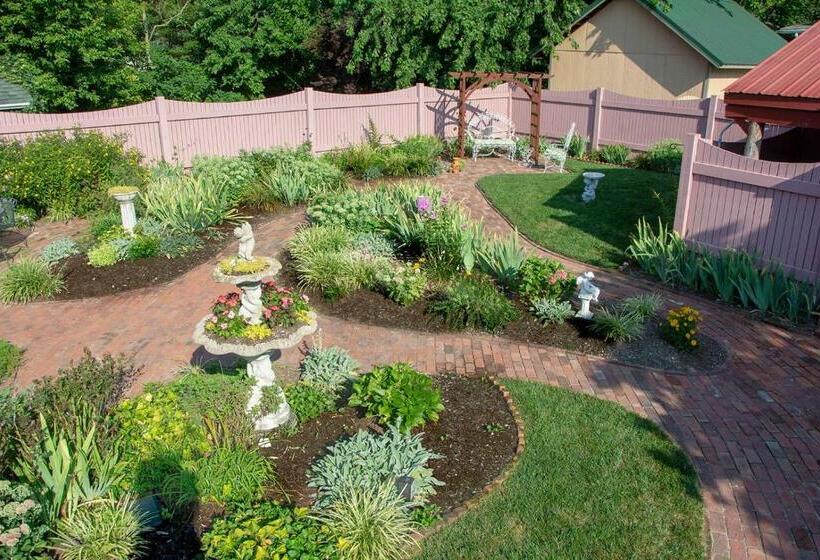 جناح, The Towers Bed & Breakfast