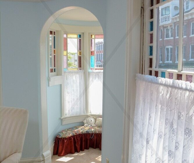 جناح, The Towers Bed & Breakfast