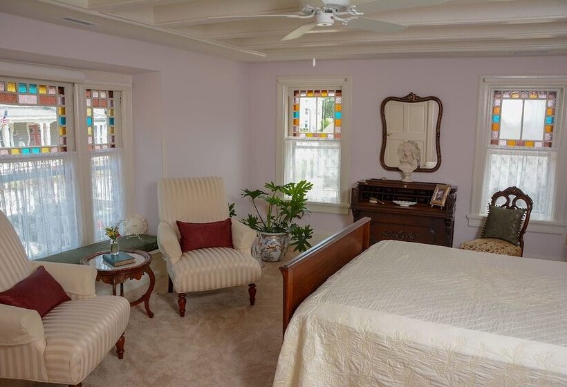 جناح, The Towers Bed & Breakfast