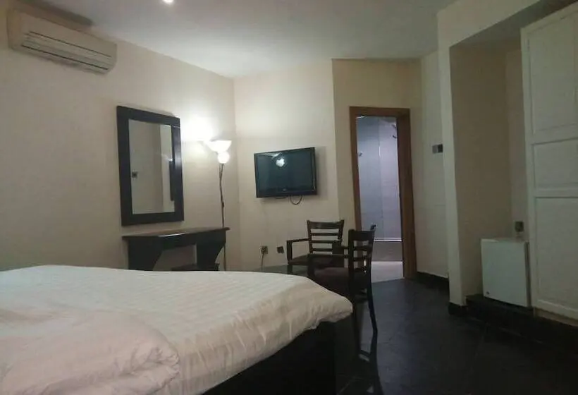 سوییت اجرایی, Eden Crest Hotel & Resort