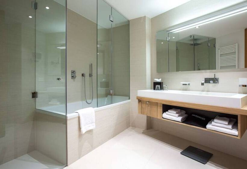 Апартаменты 3 Спальни, Radisson Blu Hotel Reussen, Andermatt