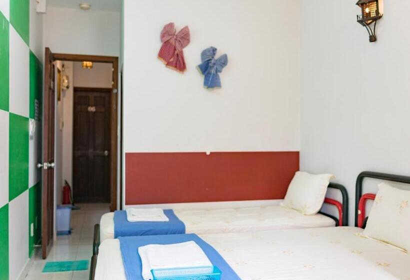 اتاق استاندارد سه نفره, My Home Guest House