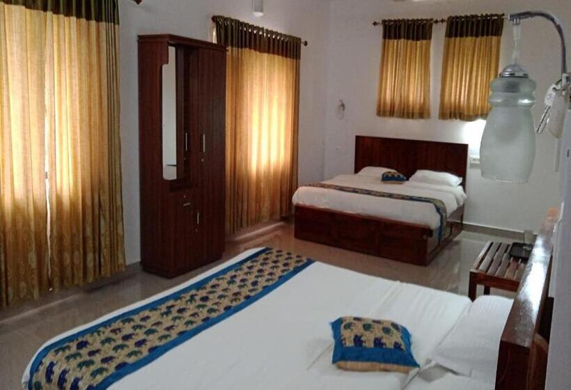 Семейный Номер, Green Cove Munnar