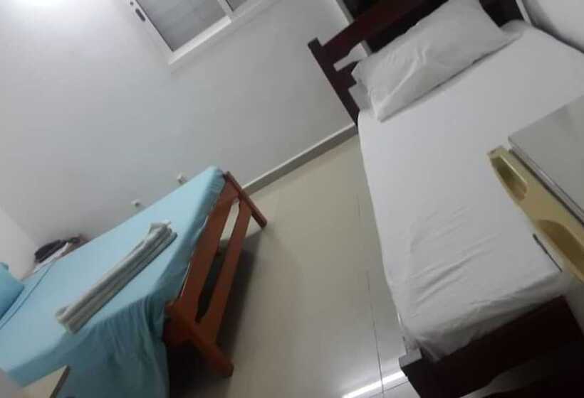 اتاق استاندارد سه نفره, Auberge Boulaos