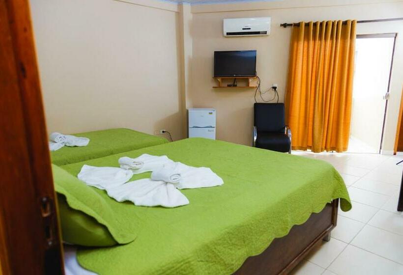 اتاق استاندارد سه تخته با بالکن, Class Apart