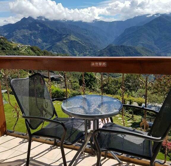 سوییت خانوادگی, Starvilla