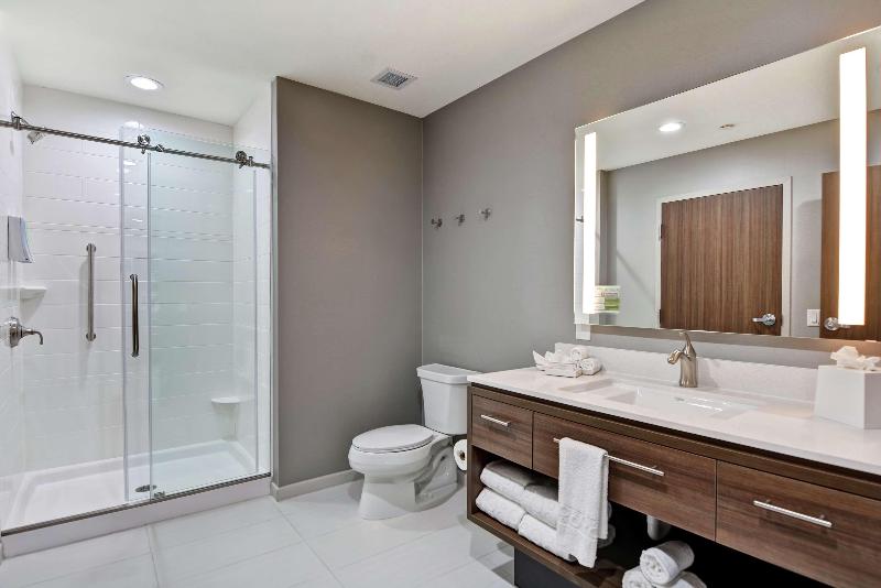 스위트 킹사이즈 침대, Home2 Suites By Hilton Bedford Dfw West, Tx