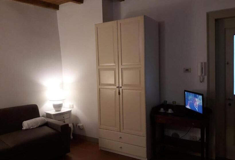 标准内部工作室, Charme Rooms Villa Moroni