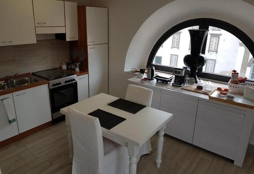 带1个卧室的顶楼公寓, Charme Rooms Villa Moroni