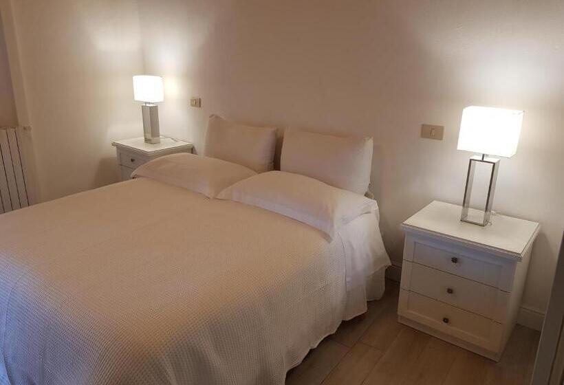 带1个卧室的顶楼公寓, Charme Rooms Villa Moroni