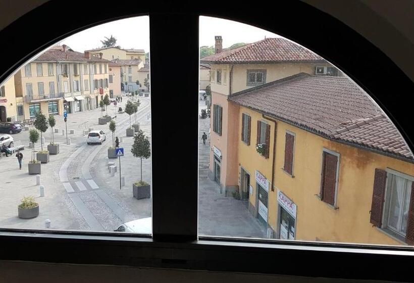 带1个卧室的顶楼公寓, Charme Rooms Villa Moroni