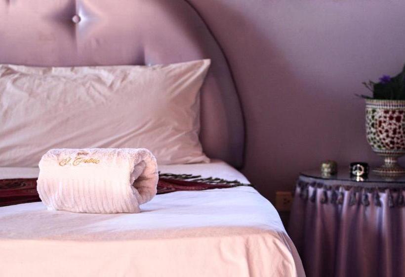 اتاق استاندارد, El Castillo