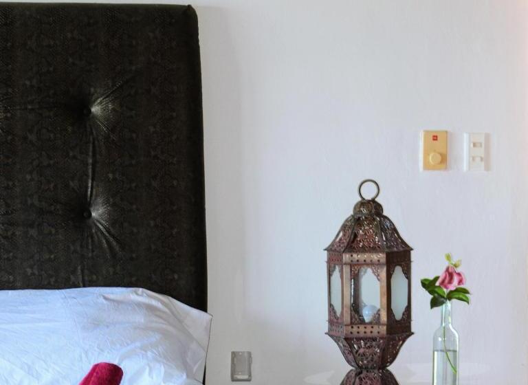 اتاق لوکس, El Castillo