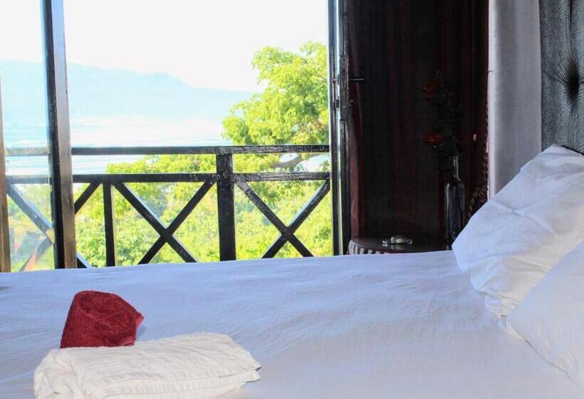 اتاق لوکس, El Castillo