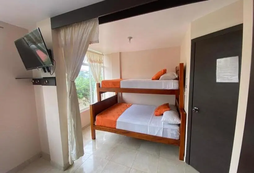 اتاق خانوادگی, Hosteria B Y B